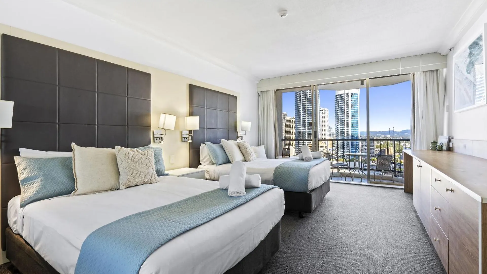 Modern Twin Units In Surfers Paradise - Q Stay Gold Coast