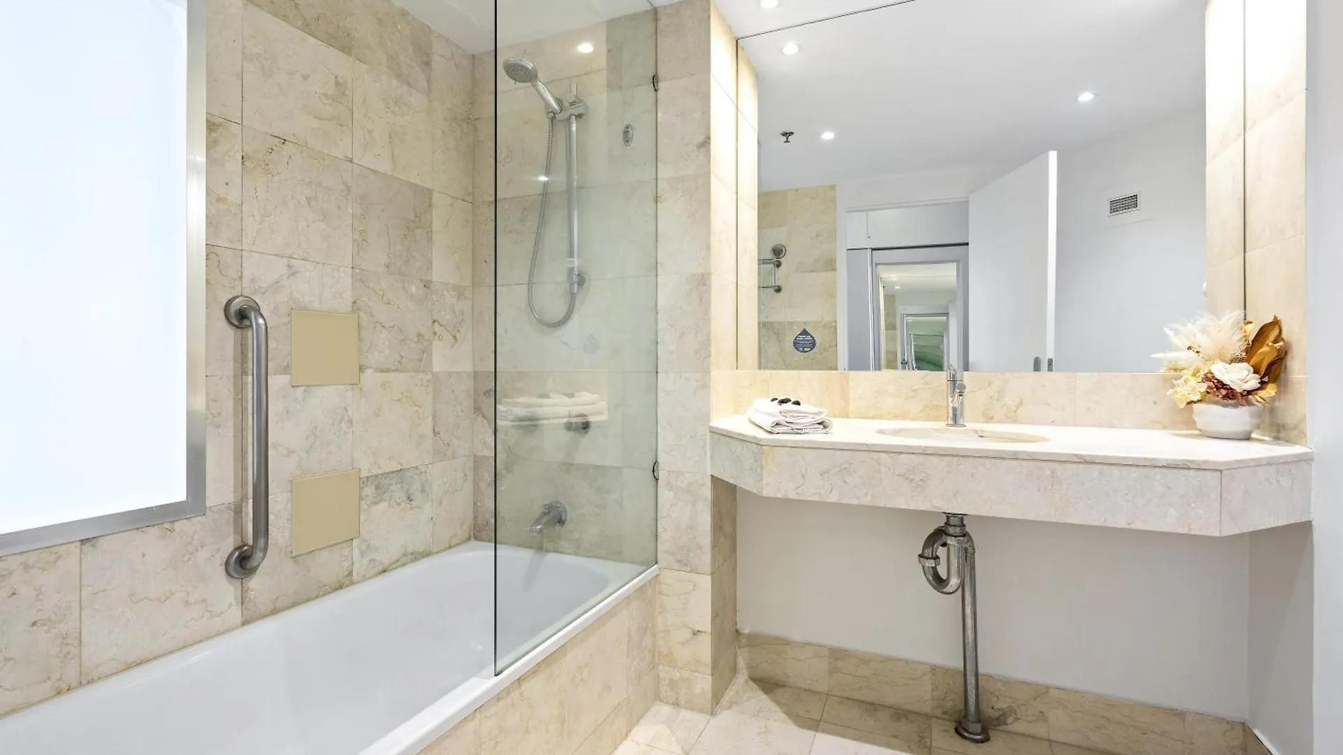 Modern Twin Units In Surfers Paradise - Q Stay Gold Coast Avustralya